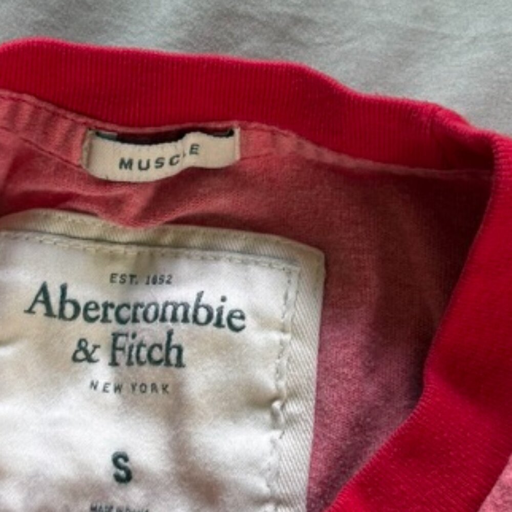 Abercrombie & Fitch Muscle Tee - Picture 2 of 4
